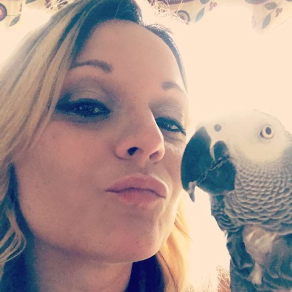 Meet your Posher, Ashley - Picture 4 of 4